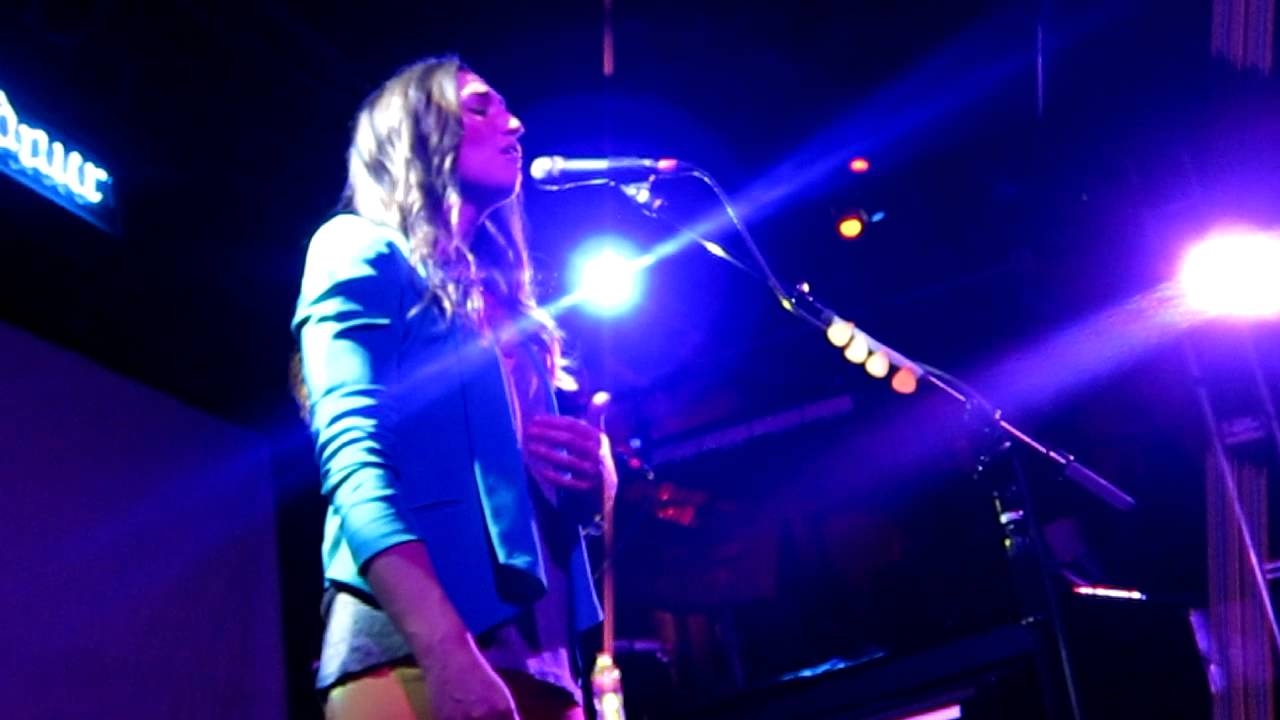 2012.03.17 Sara Bareilles @ Troubadour [Gravity Acapella]