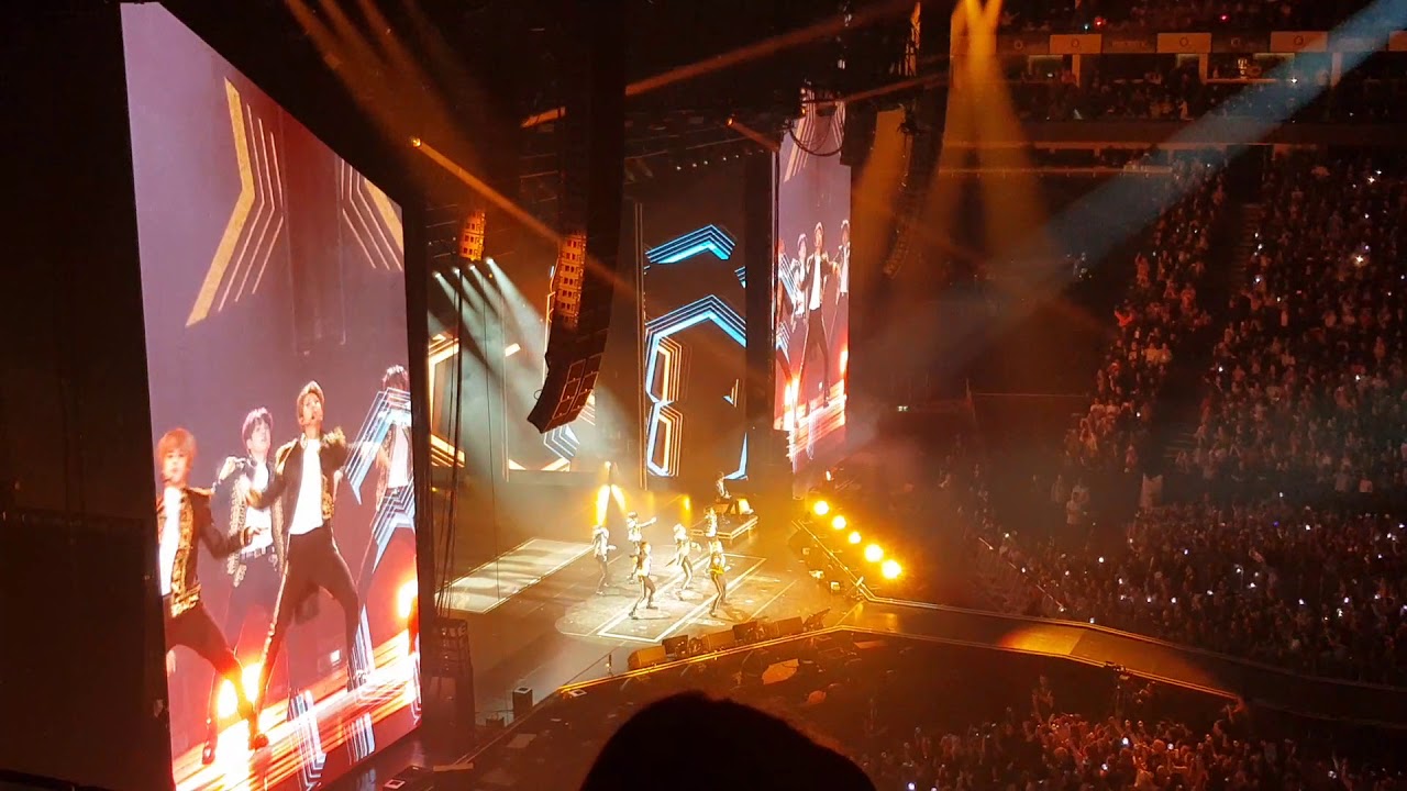 BTS LONDON O2 INTRO AND IDOL