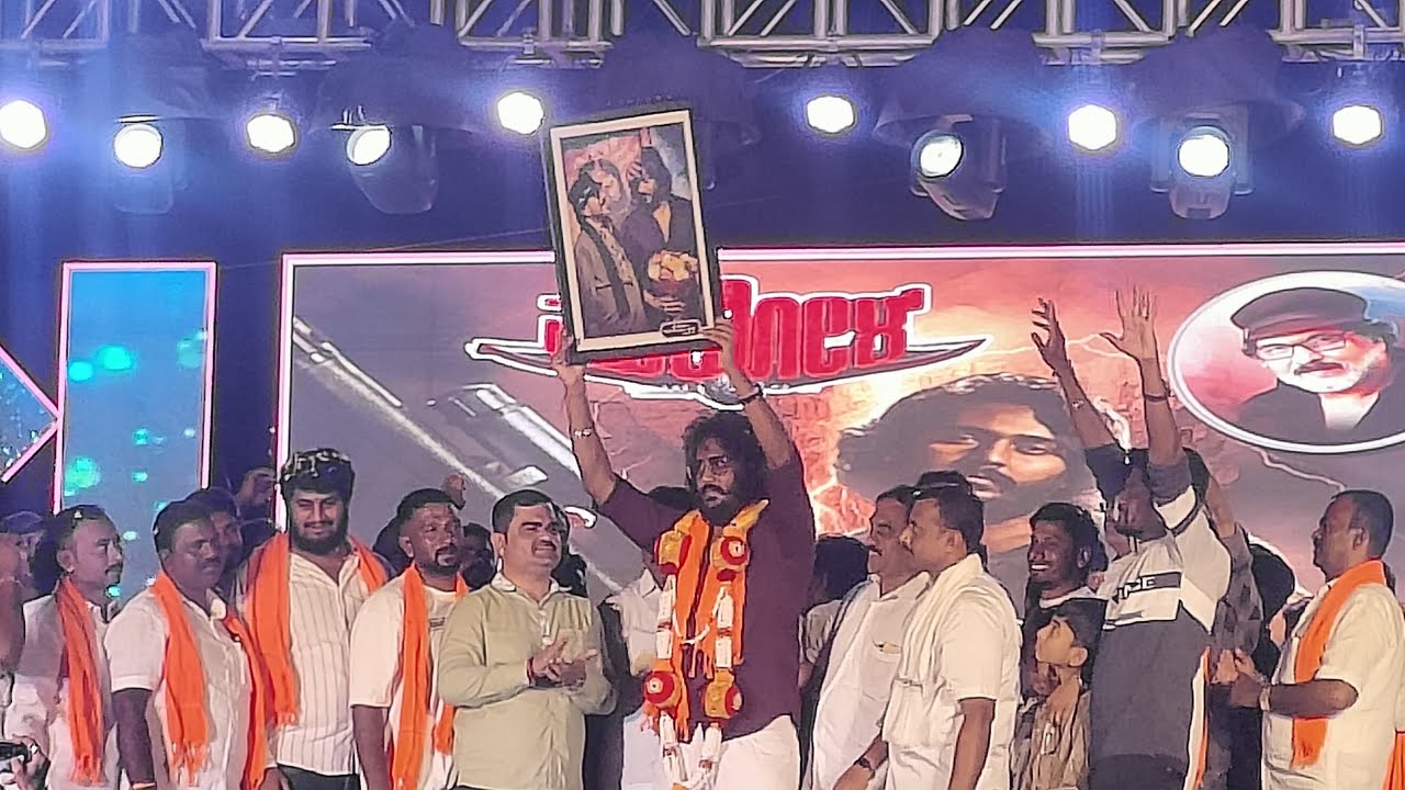 ನೆಲಮಂಗಲದ ಆದರ್ಶನಗರದಲ್ಲಿ ವಿಕ್ರಮ್ ರವಿಚಂದ್ರನ್ ದಸರಾ ದಮಕಾ. ಅಭಿಮಾನಿಗಳ ಪ್ರೀತಿಯಲ್ಲಿ ಮುಳುಗಿದ ಕನಸುಗಾರನ ಕುಡಿ 🔥❤️