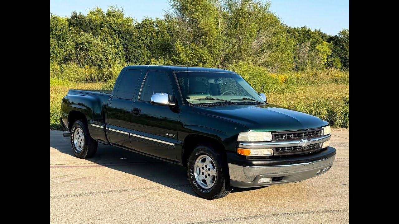 Chevrolet Silverado 1500 LT 2001 года выпуска, пробег всего 77 000 миль.