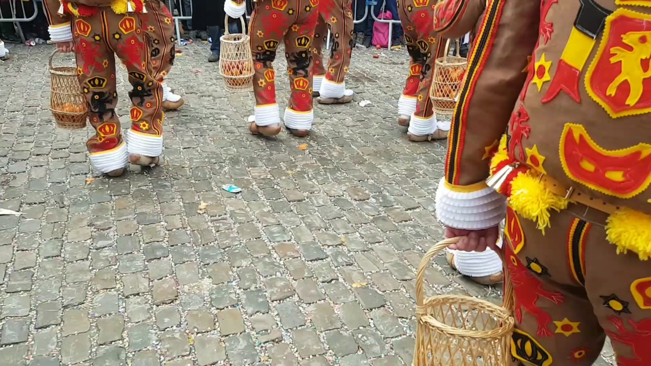 Carnaval de Binche 2017 - Gilles et paniers d'oranges