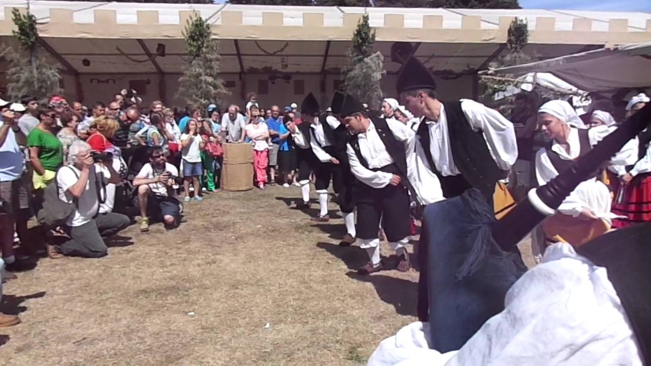 Muñeirina grupo aires de asturias villaviciosa