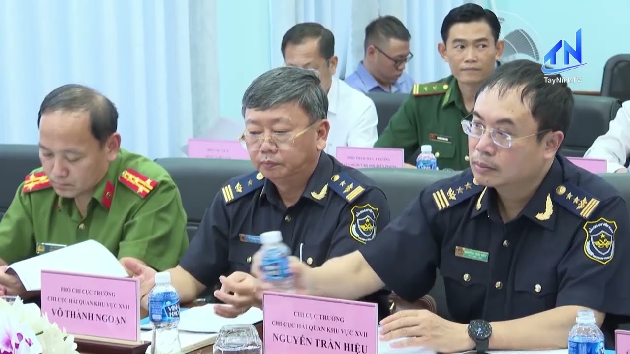Kiểm tra, giám sát hàng hóa xuất nhập khẩu tại Cửa khẩu Quốc tế Mộc Bài | TayNinhTV