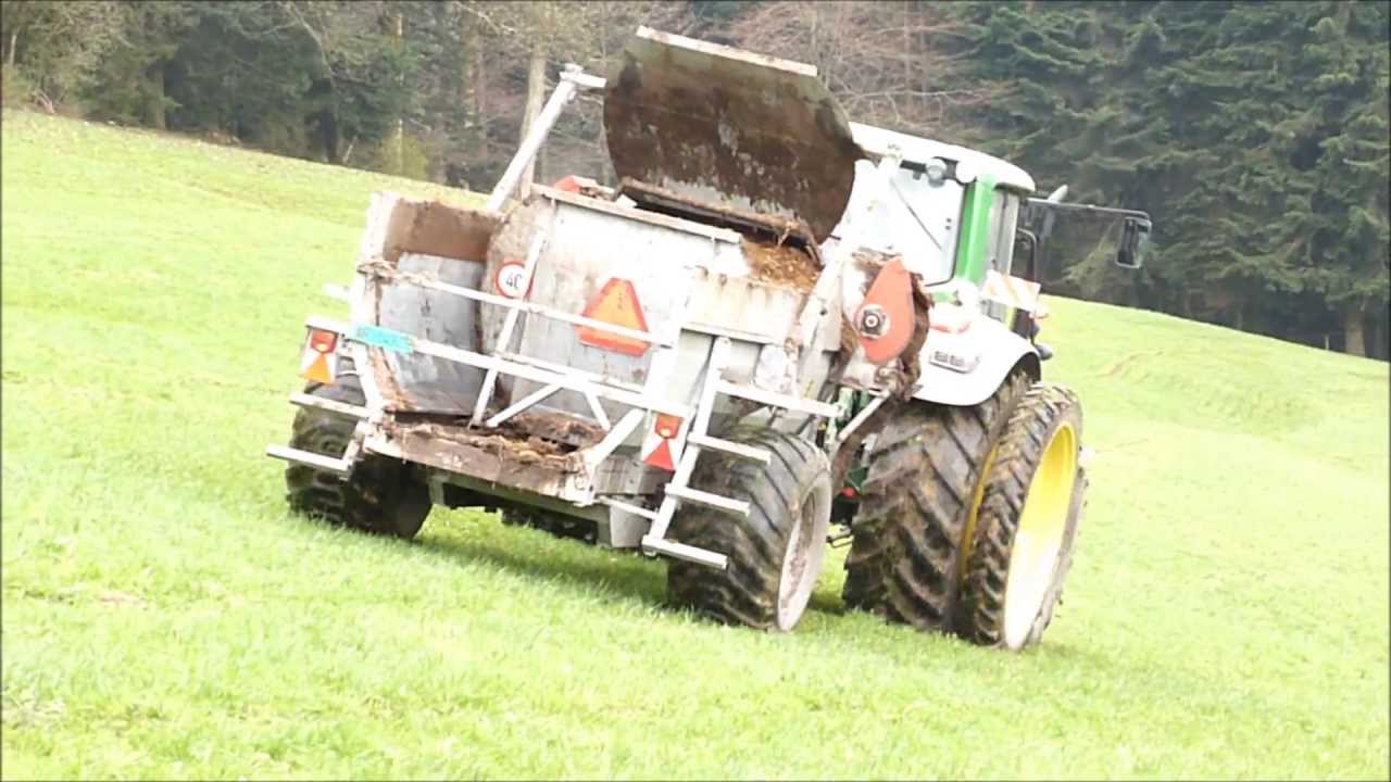 Mist ausbringen mit John Deere 6430