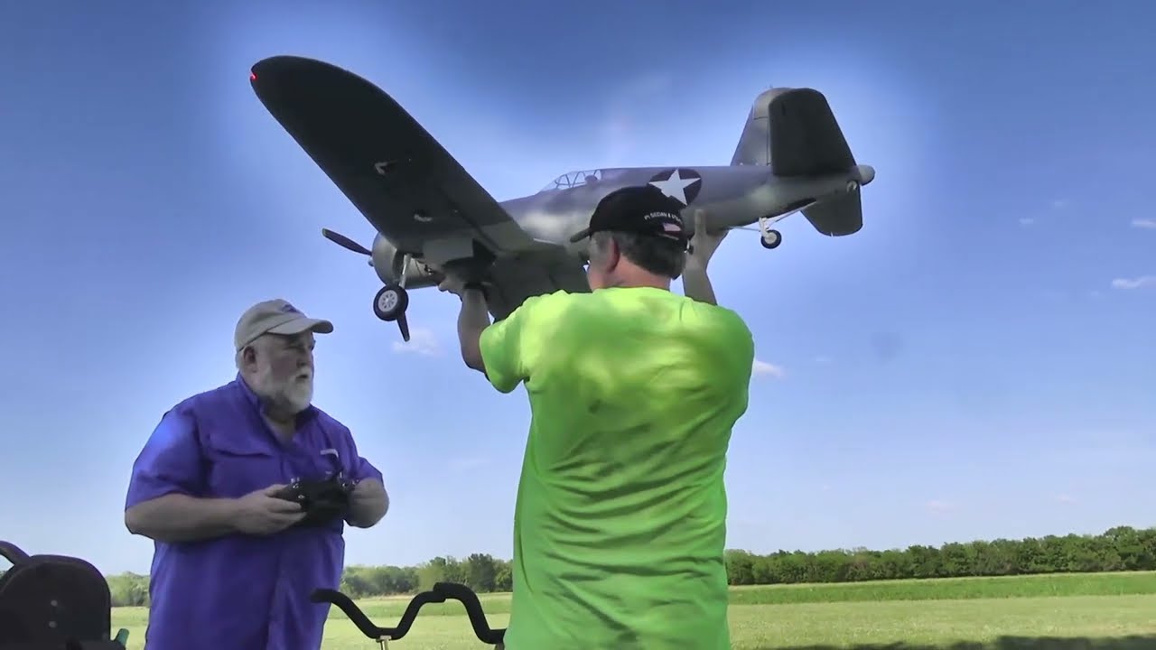 Maiden flight of Scott's FlightLine F4U-1A Corsair 