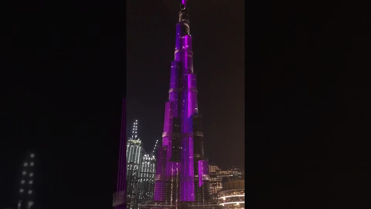 Light Show on Bruj Khalifa #travel #dubai #lightshow