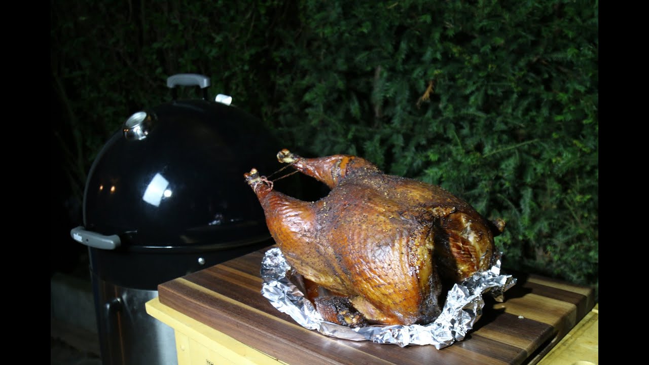 Ganzer Truthahn vom Weber Smokey Mountain Cooker - Whole smoked Turkey