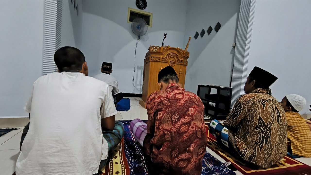 Sholat Tarawih Lagi Di Pelosok Desa Suasana Ramadhan Yang Sepi