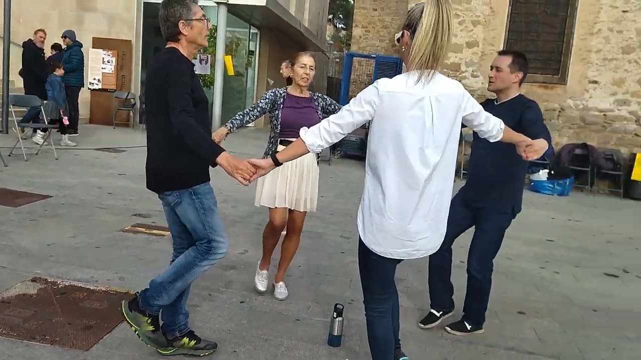 Va, xiula. Sardana de Ferran Carballido.