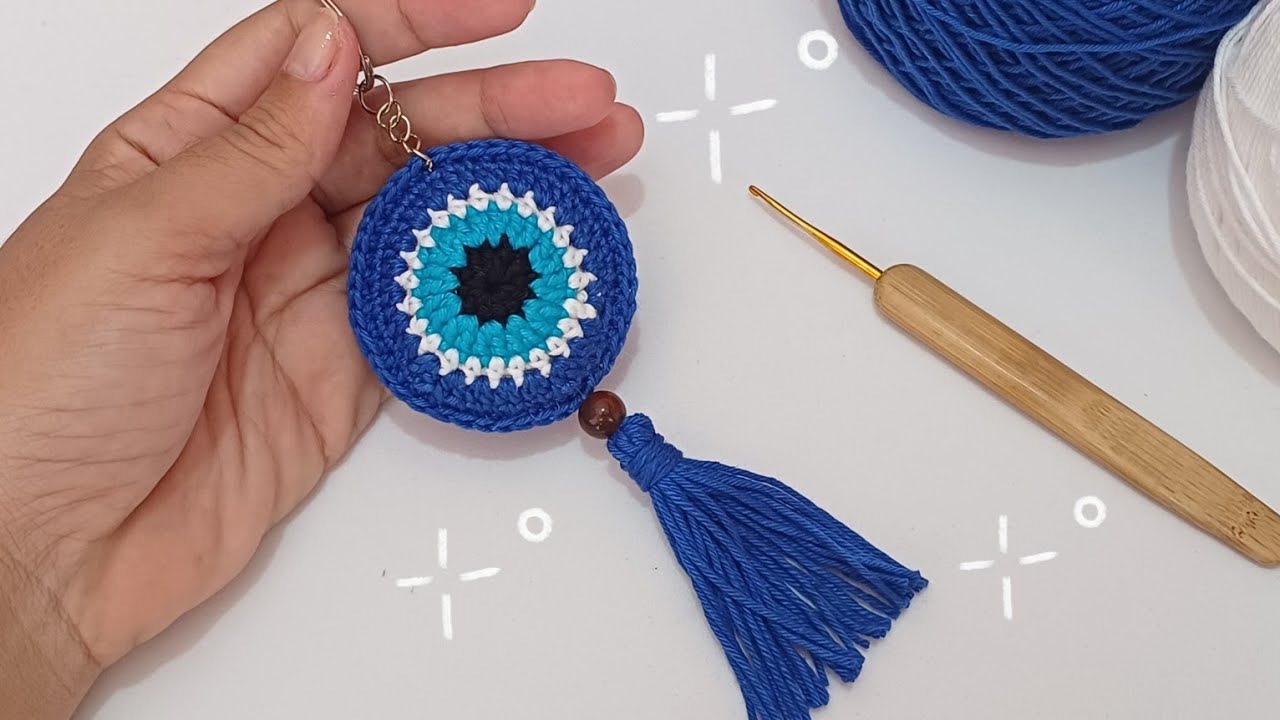 Olho Grego/ olho turco  em chaveiro de crochê !!!