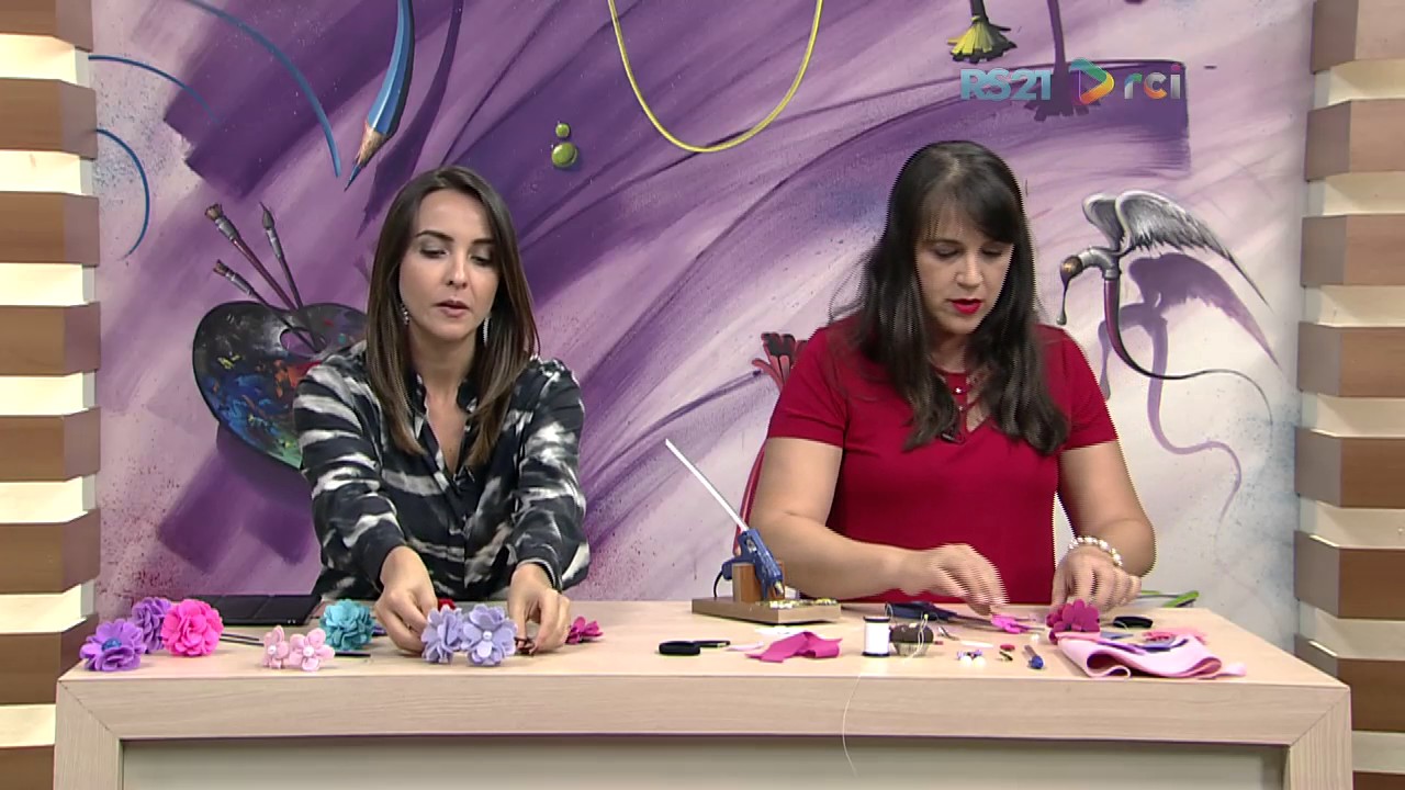 Mulher.com - 17/02/2017 - Presilhas de cabelo em feltro - Tania Bonetti