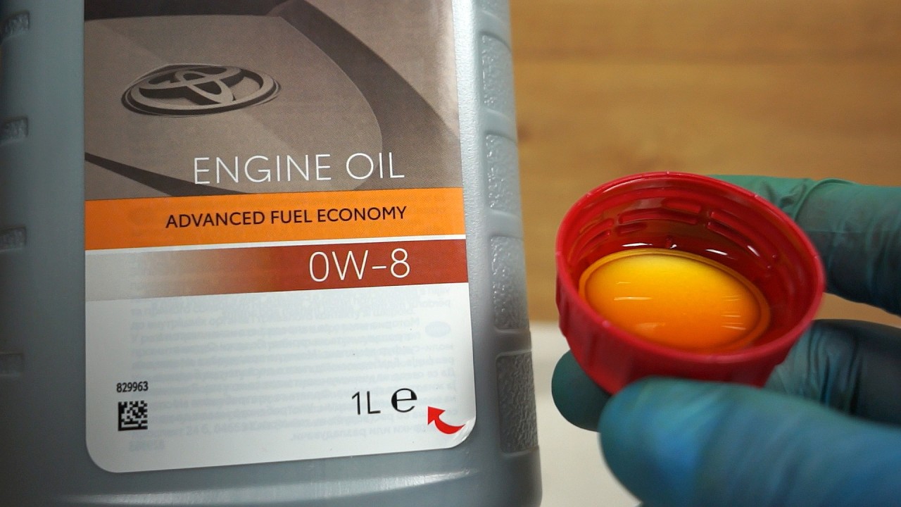 Toyota 0W8 Advanced Fuel Economy Jak wygląda oryginalny olej? What does the original oil look like?