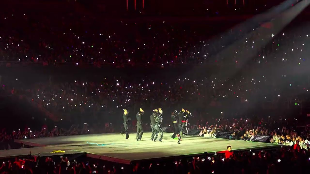 ATEEZ EN CHILE 2025 - CRAZY FORM