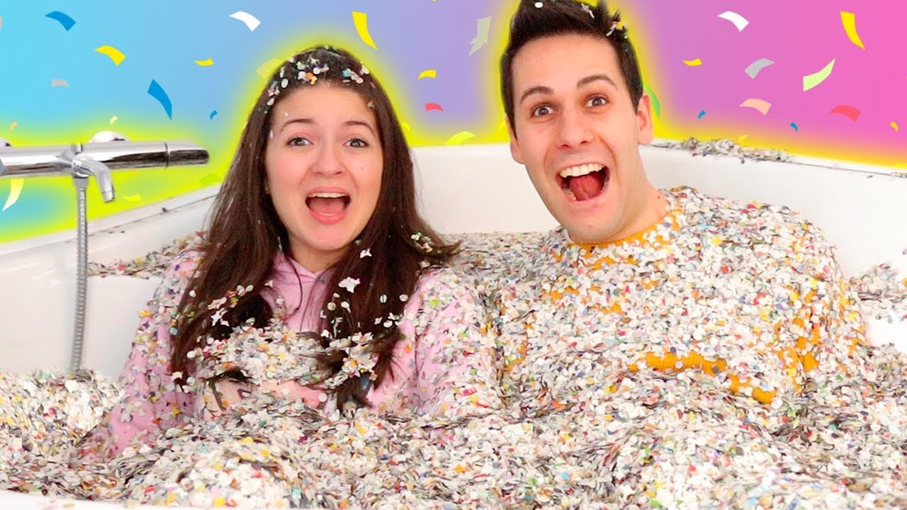 VASCA PIENA DI CORIANDOLI! *bath challenge*