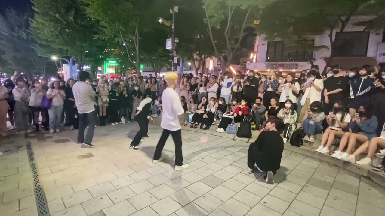 Busking in Hongdae 220831 - AQA
