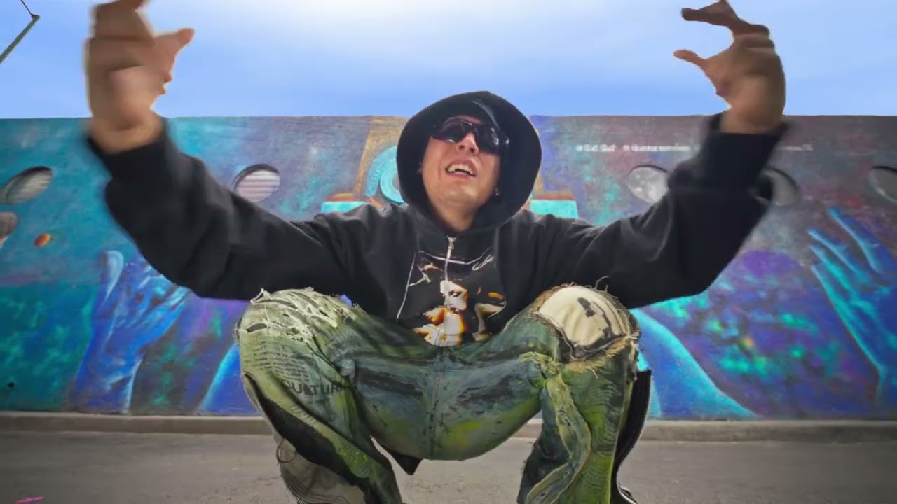 Mamx & Ikoniko - DESNUDA (Video Oficial)