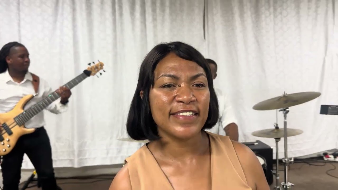 ELEGANT LIVE SUNDAY MORNING