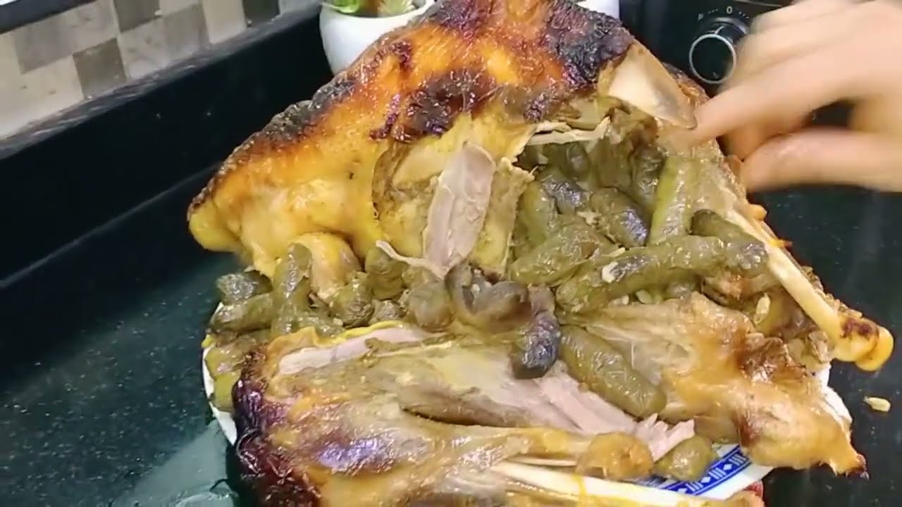 طريقة عمل الديك الرومي محشي ورق عنب 🍗