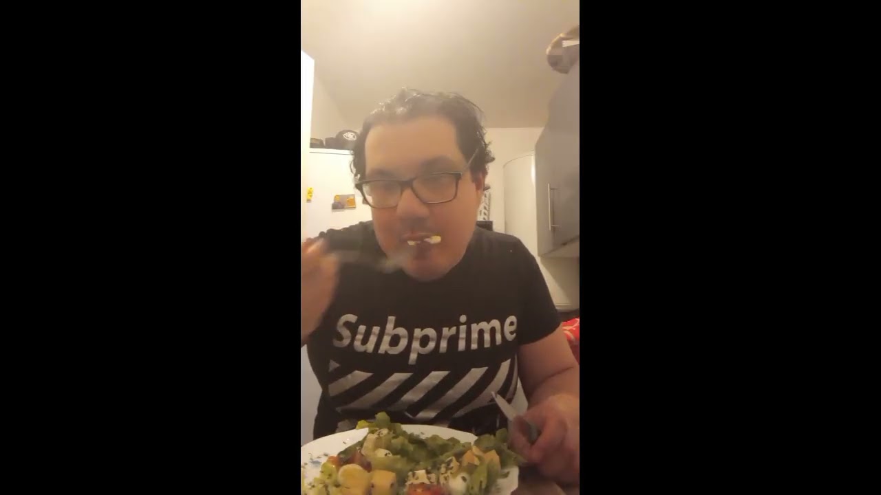 # 6 SALUT LES AMIS  BON APPÉTIT