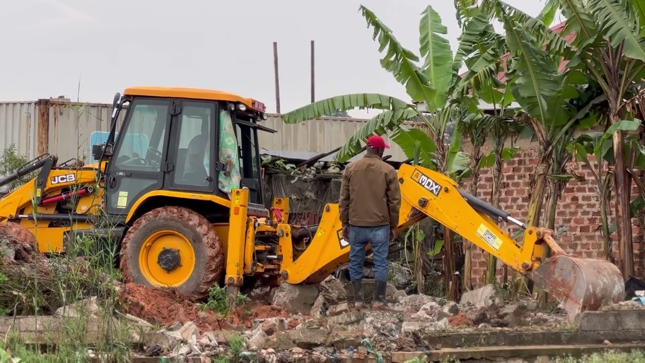 Amazing Caterpillar Excavator At Work