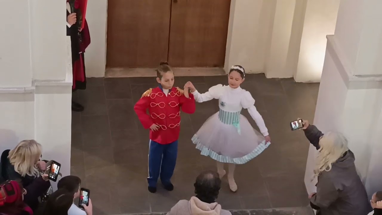 Danza dello Schiaccianoci con Mario e Aurora allo 
