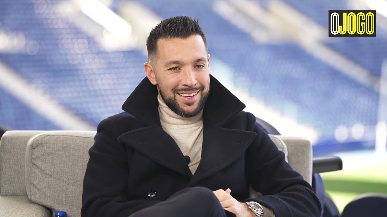 Francesco Farioli, treinador do FC Porto, é o protagonista de uma entrevista ao O JOGO e Sport TV