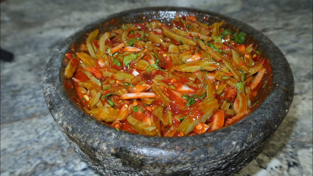 MOLCAJETE DE NOPALES