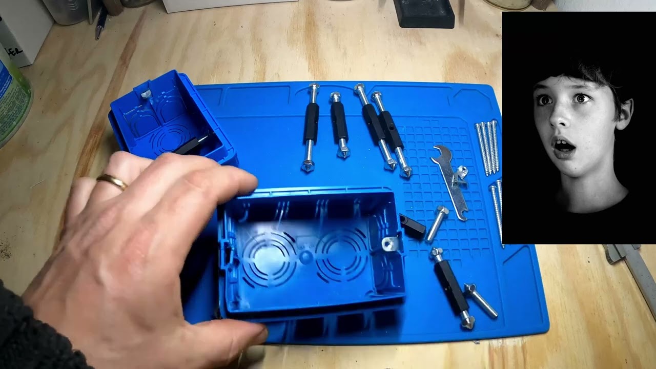 Come si fa riparare le scatole incassate. KIT Riparazione Cassetta Elettrica per Scatola 503 504 .