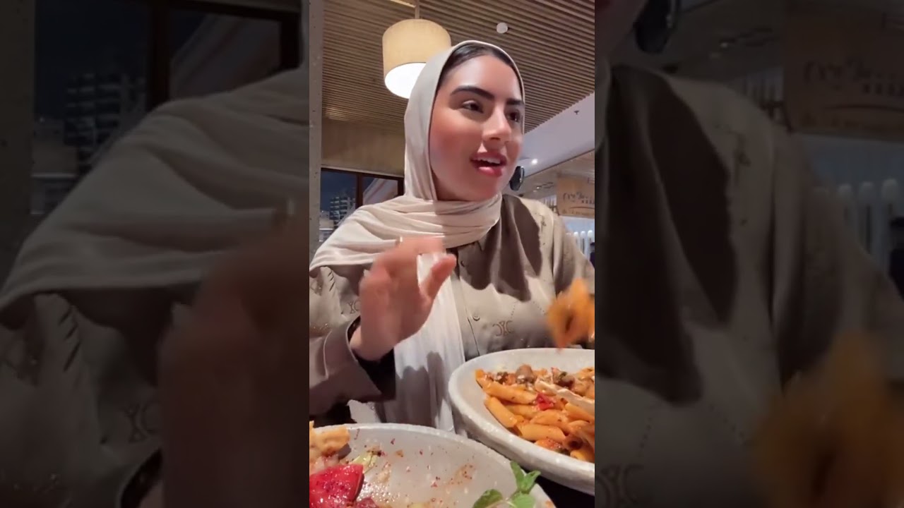 ام خالد و المطعم رائق جدا 