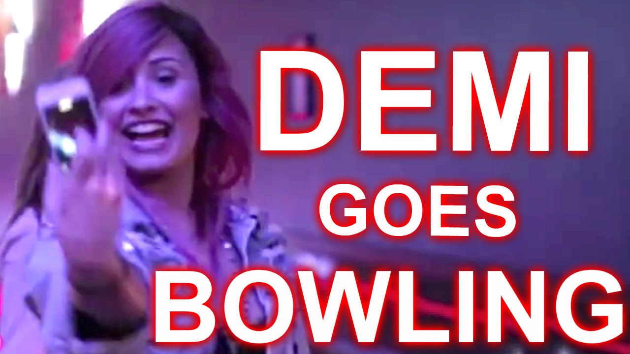 DEMI LOVATO'S BOWLING PARTY :: NEON LIGHTS TOUR
