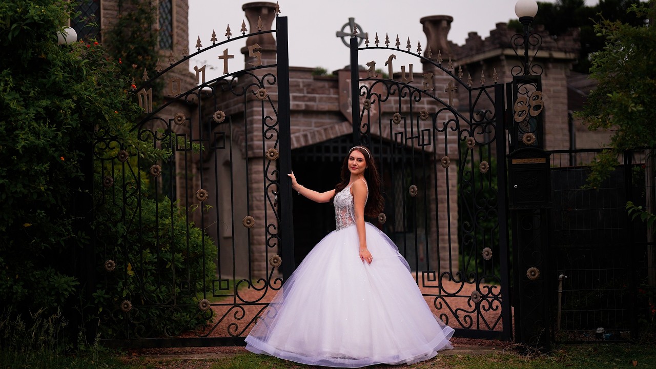 Castelo Montsalvat - Ensaio pré XV - Eduarda Câmara