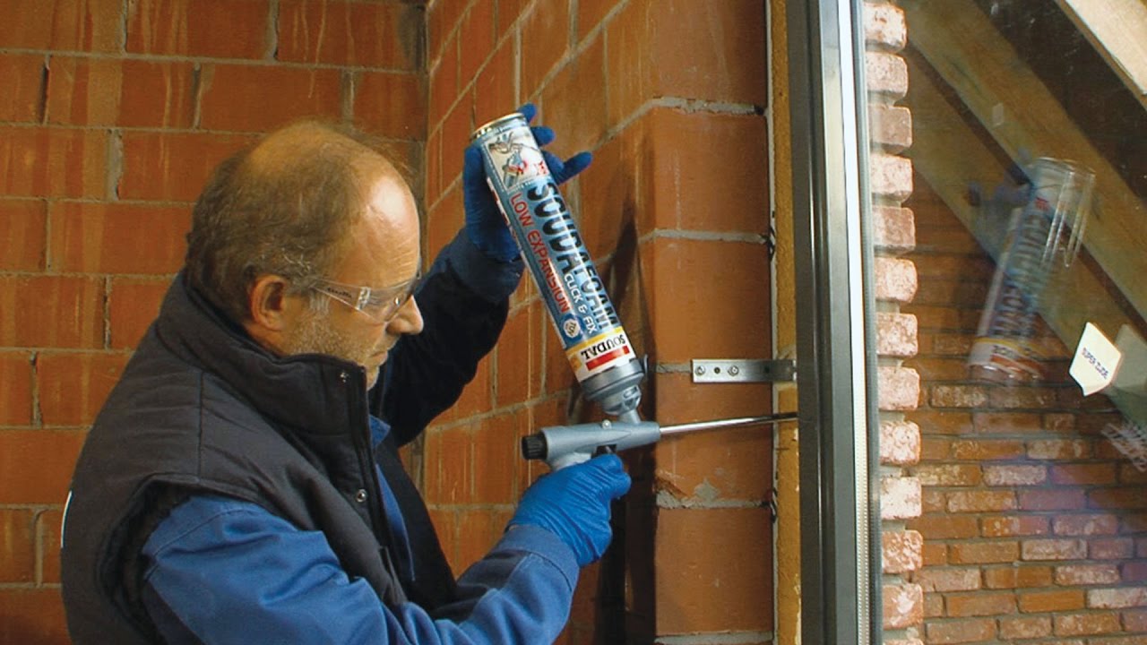PU Foam Application with PU Foam Gun