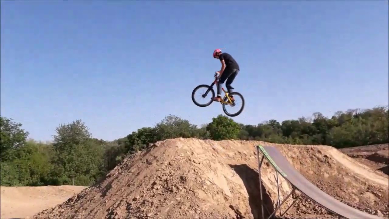 www.bikepark-bau.de, Dirtpark Bietigheim- Bissingen, Trailbau Ausbildung, Dirtkicker bauen, BMX, MTB