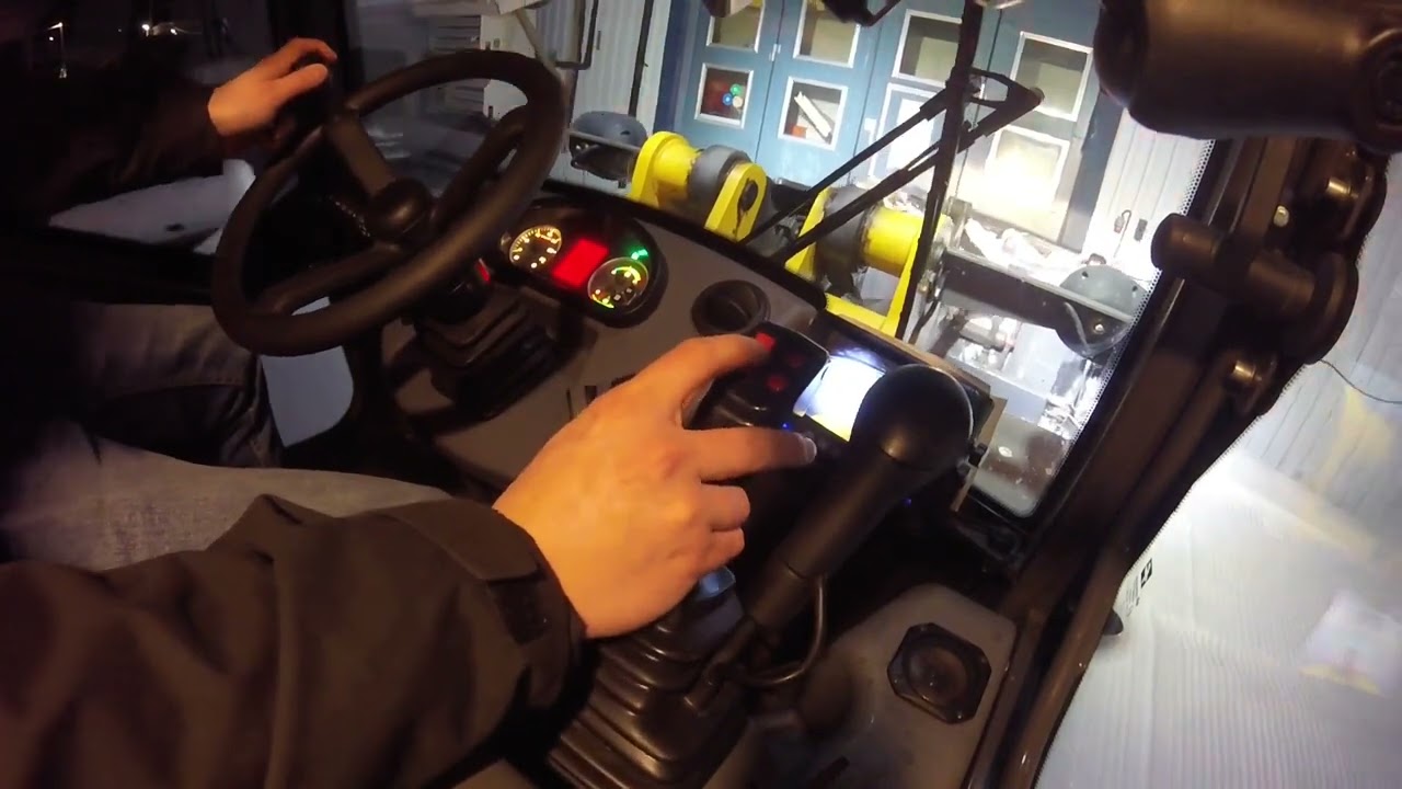 Mecalac AX850 Kubota R065