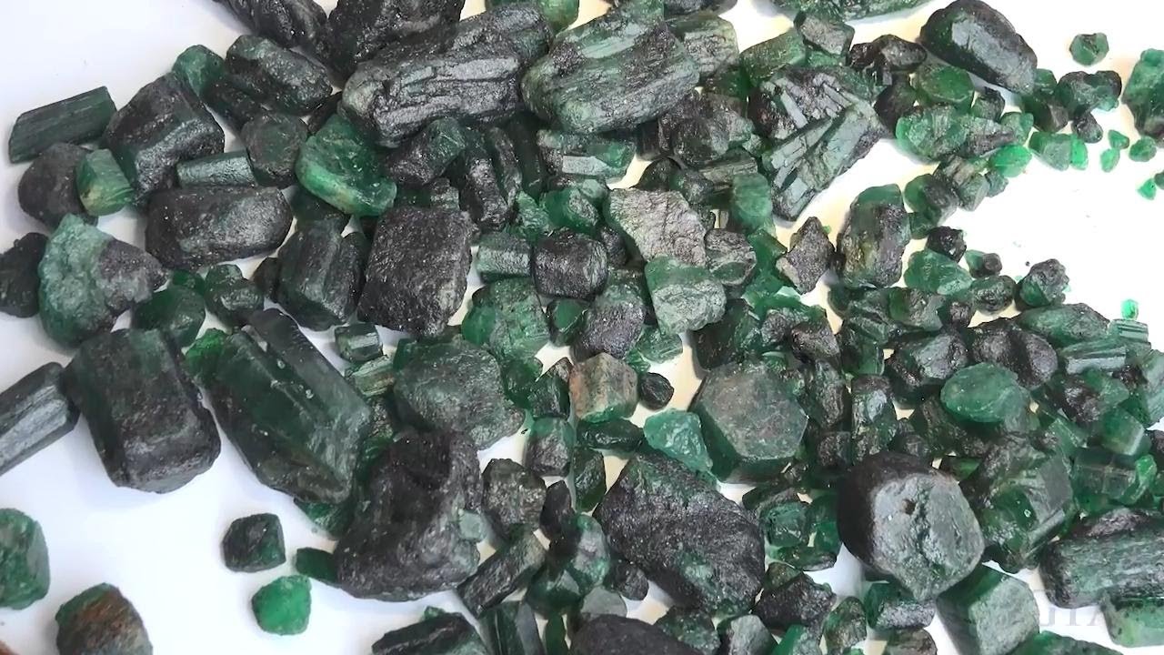 Inside Samit Emerald