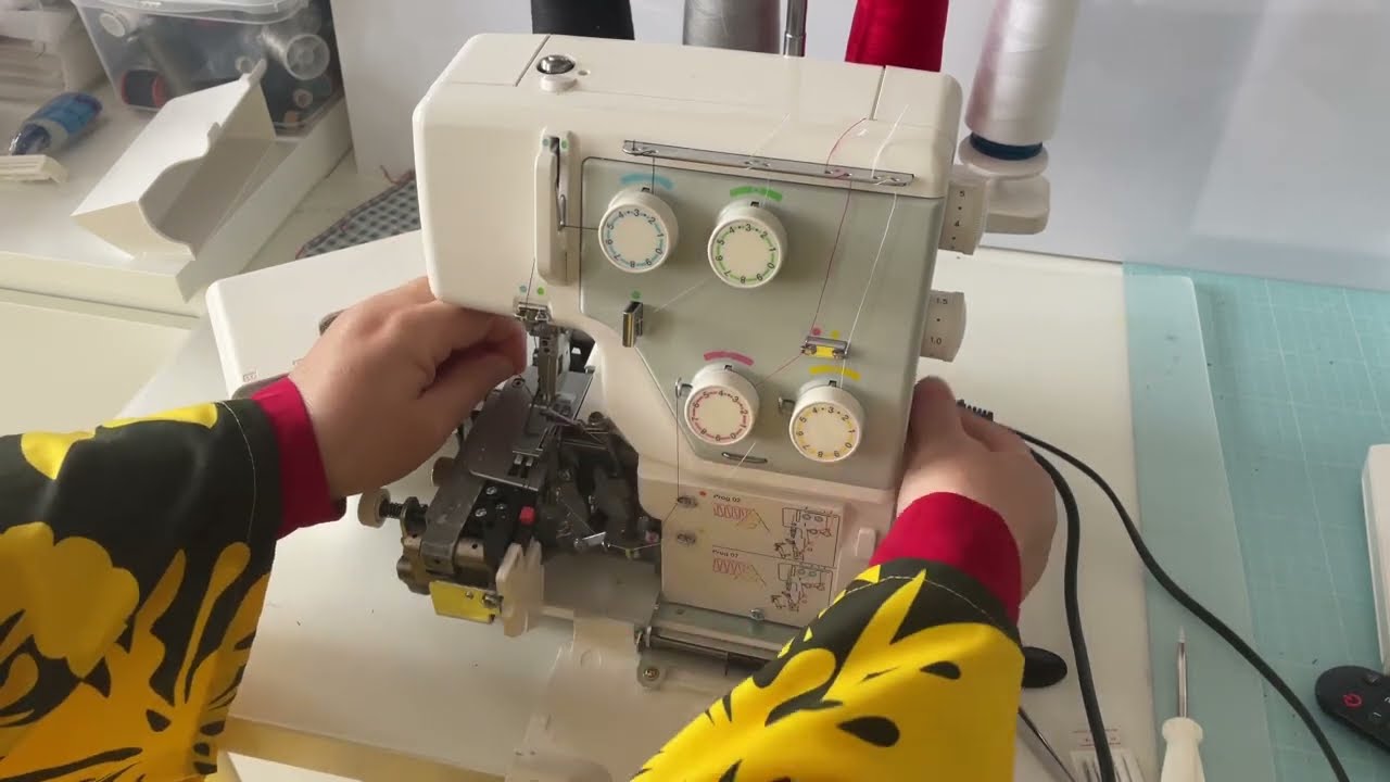 Uvlacenje konca u Pfaff 4752 Overlock #sivenjezapocetnike #overlock #pfaff #sewing