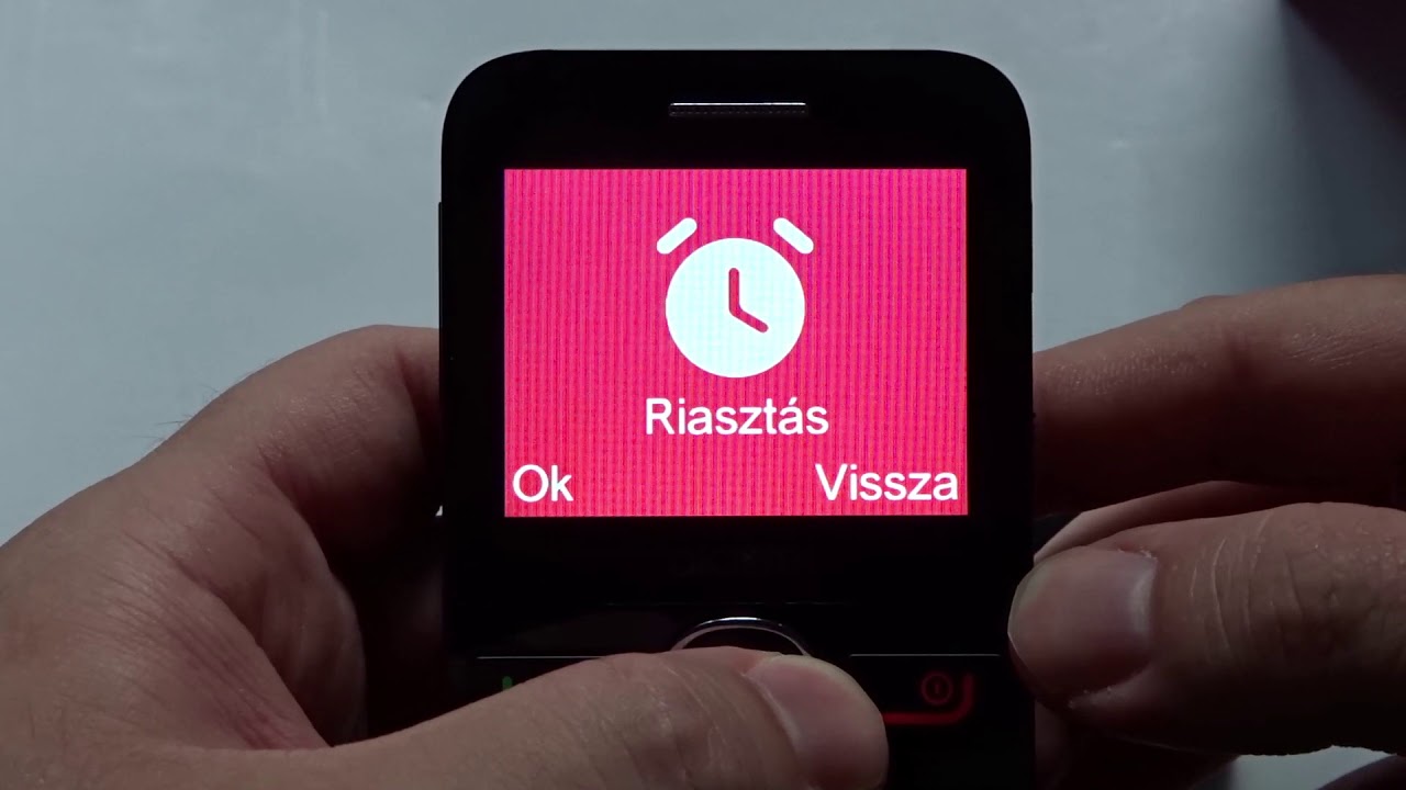 Mobilharc az idősek otthonában: ALCATEL ONE Touch 2008G (Magyar Telekom)