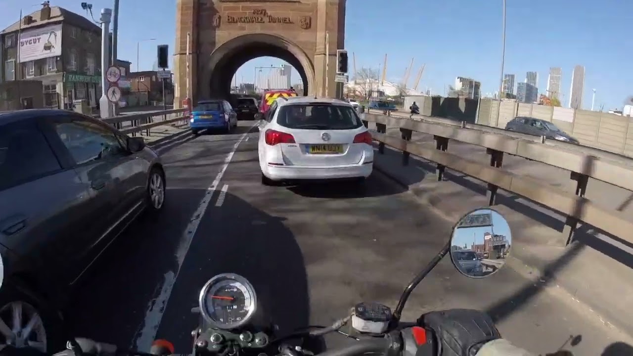 Mutt Mongrel 125cc 2017 Review with near accident