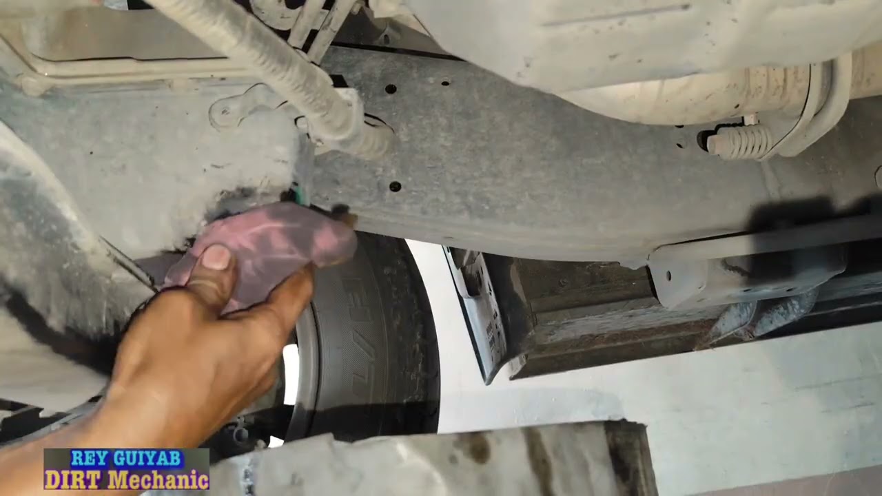 MITSUBISHI STRADA: Change Oil and flushing. | DIRT MECHANIC