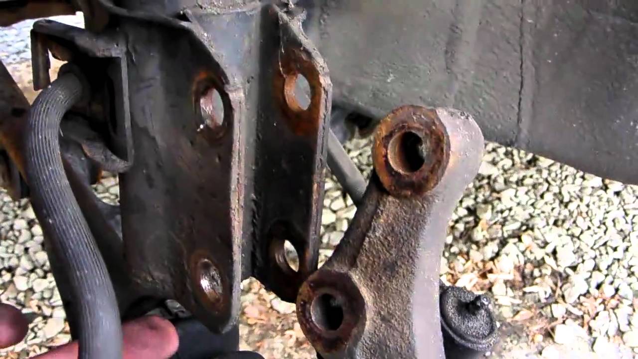 Крепления передней стойки Geo Metro