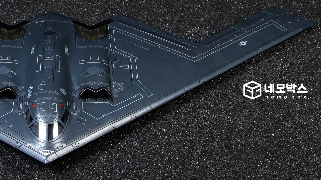 스펀지도색으로 이렇게 리얼해질 수 있다고? B-2 Stealth Bomber Model