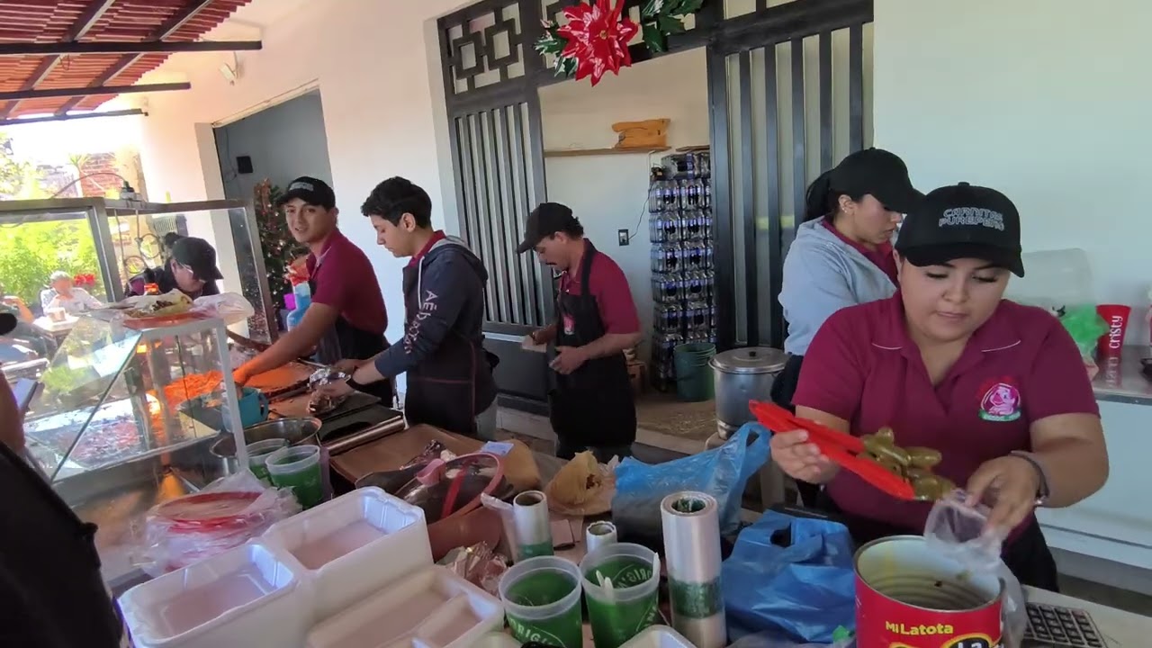 Recorriendo Tangancícuaro Michoacán y mostrando su comida típica: las carnitas @cotidiano399 