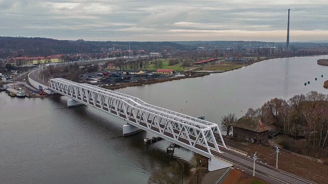 Nowy most kolejowy na Regalicy (LK 273) / The new railway bridge on railway line 273