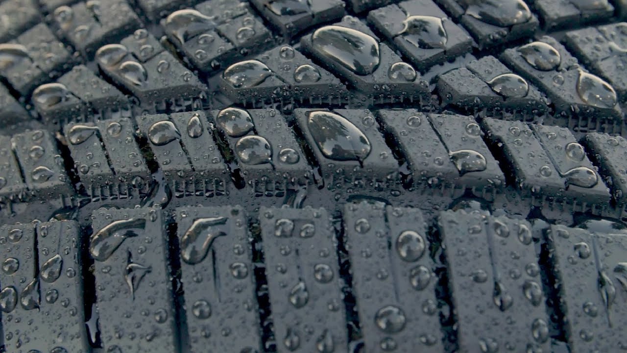 A Closer Look: Continental ExtremeContact DWS 06 | Tire Rack