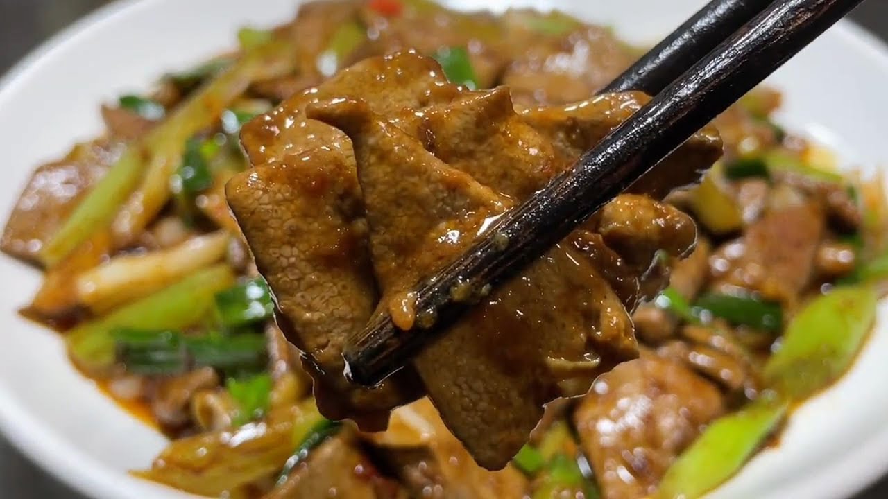 香辣嫩滑炒豬肝 超下飯 炒豬肝不柴不腥 香辣超夠味【留意美食】#炒豬肝 #香辣豬肝# 豬肝做法 #超下飯