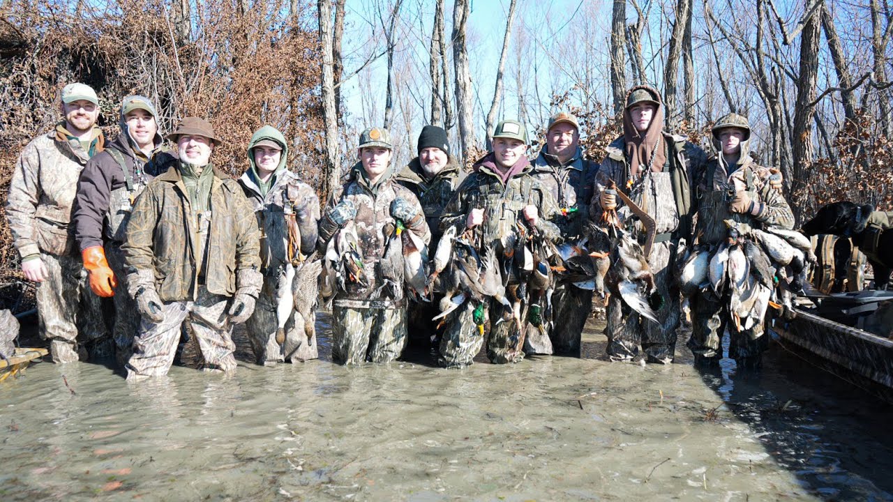 Arkansas duck hunting (9 MAN LIMIT)