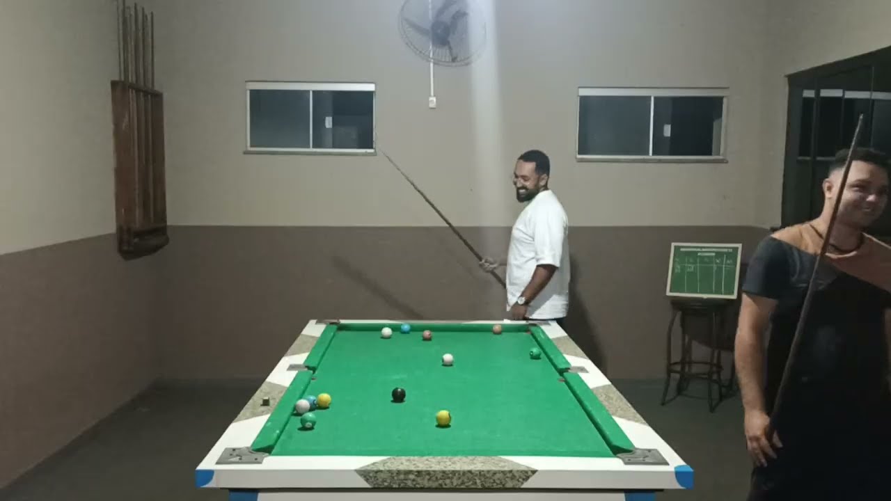 Jogo completo de sinuca! (Léo vs Xandão)