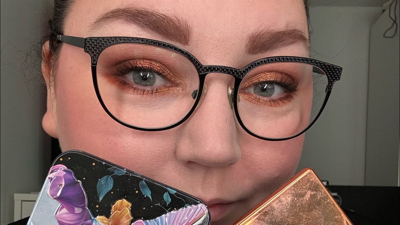 Grwm - Saturday morning using a gorgeous palette from KVD beauty.