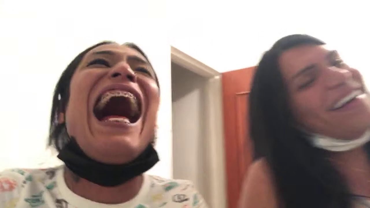 En casa de Wendy acomodando las cortinas