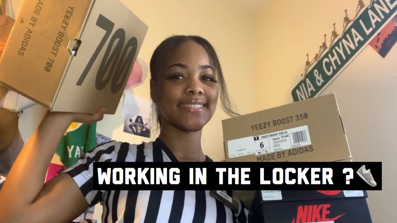 HOW IS IT WORKING AT FOOTLOCKER ?